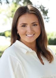 Adrienne Slater's Instagram, Twitter & Facebook