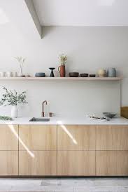 Las maderas claras pueden lucir muy bellas en la decoración si los colores que las acompañan son adecuados, es un error desaprovechar sus cualidades. Tendencia En La Cocina 17 Cocinas De Madera Para Inspirarte