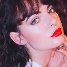 Holly Glanvill Make-up Artist