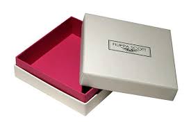 Luxury jewelry packaging and original innovative jewelry packaging design concepts achieve creative model shape and luxury display effect. Luxury Jewelry Packaging Cardboard Paper Luxury Clothing Box With Lid Muge Packaging