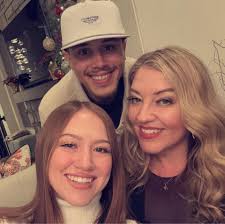 What lawn care services are available in Blue Springs?