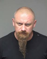 Trois suspects arrêtés dans un dossier de prêts usuraires et extorsion : le  SPVM recherche des victimes potentielles