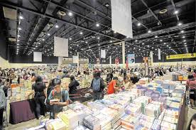 Dengan cara pembeli cukup menunjukan identitas diri berupa kartu pelajar atau kartu identitas guru atau dosen saat melakukan pembayaran di. The Big Bad Wolf Book Sale Makes It To Dubai Scoop Empire