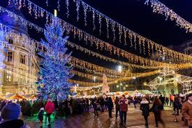 Targul de craciun || piata constitutiei || bucuresti 2016filmat cu dji mavic pro Cand Se Aprind LuminiÅ£ele De CrÄciun In Bucuresti Europa Fm