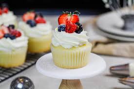 I had a can of thai kitchen unsweetened coconut cream in my pantry i needed to use, and even though it's. Whipped Cream Frosting With Cream Cheese Stable Perfectly Sweet