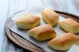 Roadhouse Yeast Rolls