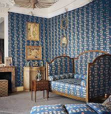 Uzes Le Chateau De Castille Decore Par Picasso Chateaux Interiors Interior Austere Decor