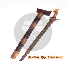 Keris panjang diraja adalah keris kerajaan. Pedang Keris Panjang Dan Sundang Diraja Sakk Opk