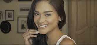pia wurtzbach teaches us how to do the