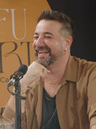 Janvil darba uża ċikkulata mdewba waqt mument intimu! Nixtiequ nirring...