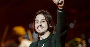 Clay travis & buck sexton, ryan seacrest, glenn beck, delilah, steve harvey, george noory, john boy and billy, sean hannity, elvis duran, dan patrick, mario lopez, bobby bones, cody alan, colin cowherd, johnjay & rich, big boy, brooke. Romeo Elvis Chocolate The New Delirious Clip Of His Song Is Out News24viral