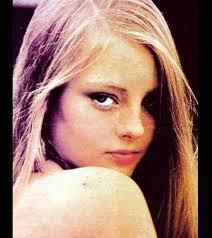 Brains and Brawn: Stars Who "Peaked in High School" (Academically) For some  celebrities, their academic achievements are just as impressive as their  professional ones. These are the stories of stars who were