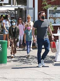 The two were photographed kissing sunday night while dining at nobu malibu to celebrate lopez's sis. Ben Affleck Jennifer Lopez Lovingly Gaze At Each Other After Grabbing Lunch With Their Kids Hot Lifestyle News