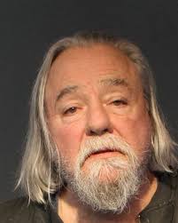 Sparks man arrested for allegedly pointing a gun at his son