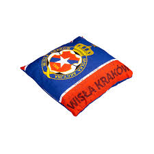 The main lineup of wisla krakow is szpero, markoś, phr, jedqr & goofy. Poduszka Wisla Krakow Granatowa Oficjalny Sklep Wisly Krakow S A