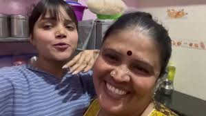 ರಾತ್ರಿ 11:30 ರಲ್ಲಿ ಬಿಸಿ ಬಿಸಿ ಬೇಳೆ ಬಾತ್..