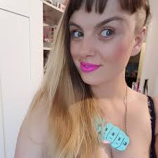 Lori Burlingame's Instagram, Twitter & Facebook