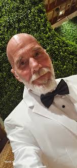 Introduction of a keen open water swimmer from Melbourne, Australia