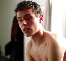 He made his acting debut at the age. Simply Yung Okay Ho Una Richiesta Un Imagine Su Aron Piper