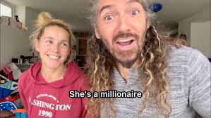 When ventriloquists marry…😮