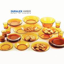 Set pinggan mangkuk ini diperbuat daripada ceramic underglaze yang mempunyai corak marble dan warna gold di bahagian sekelilingnya. 5 Set Jenama Pinggan Mangkuk Yang Terkenal Sellection