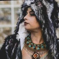 Heidi Beasley's Instagram, Twitter & Facebook