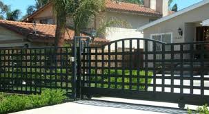 Pagar minimalis yang satu ini terlihat sangat modern dan sebelum memasang pagar, anda juga harus menentukan tinggi pagar rumah minimalis yang tepat. Buat Pagar Minimalis Ini Tipsnya Okezone Economy