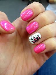 Layers of shellac nail polishes are then applied, with a curing time of a minute between each layer. Shellac Nail Design Nail Art Nail Ideas Gellac Pink Flower Design Cute Nails Sparkle Nails Glitter Nails Nails Life Hailslife Com