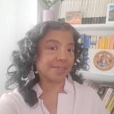 Just a trivial question, do children in Cape Town still call, aunt and  uncle to people who are not biologically related to them ? My daughter as a  child noticed this, she