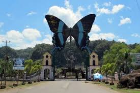 Jun 10, 2021 · maros, kompas.tv seorang wanita pendaki gunung yang sebelumnya dinyatakan hilang secara misterius di kawasan taman nasional bantimurung bulusaraung tepatnya di gunung abbo, maros, sulawesi selatan. Air Terjun Bantimurung Maros Meluap Petugas Tetap Buka Untuk Umum