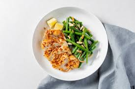 What sounds good for dinner is such a tough question to answer, especially when you have to come up with it every night of the week. 12 Easy Chicken Dinner Ideas For Any Night Of The Week
