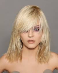 frisuren mit pony die schonsten ponyfrisuren stufenschnitt mittellang dunne haare haarschnitt ponyfrisuren