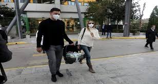 Η τζένη μπαλατσινού και το νεογέννητο αγοράκι της πήραν εξιτήριο την τρίτη από το μαιευτήριο, παρότι είχε γεννήσει τα χριστούγεννα. Mpalatsinoy Bghke Apo To Maieythrio Me To Mwro Sto Pleyro Ths O Kikilias