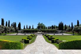 Tuscan Style Compound Becomes Napa S Priciest Property Tuscan Style Mediterranean Style Homes Interior Design San Francisco