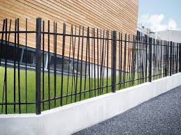 Pin Op Portillon Jardin