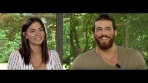 Demet özdemir, uniq hall'de sahnelenen aşk geçmişim adlı oyunu izledi. Can Yaman I Demet Ozdemir Wywiad Z Roku 2018 Napisy Pl Youtube