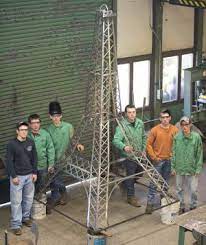 Ctc Welding Students Construct Replica Eiffel Tower Welding Eiffel Tower Student