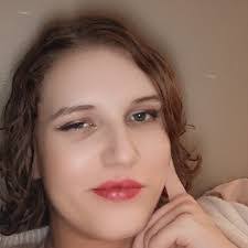 Evelyn Miner's Instagram, Twitter & Facebook