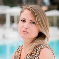 300+ profili “Sharon”