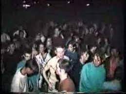 Around 100 'astoundingly irresponsible' people were caught at an illegal rave with dj equipment and lighting set up. Southport Beach Party 1991 Youtube
