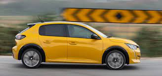 Cela existe encore, ça, en 2020? Nouvelle Peugeot 208 Faut Il Choisir L Essence Le Diesel Ou L Electrique L Automobile Magazine