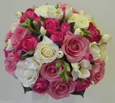 Brighten a loved one's day with a colorful, fresh floral arrangement. Pin Ot Polzovatelya Kroger Na Doske Flowers Buket Svadba Svadebnye Bukety Cvetochnye Bukety