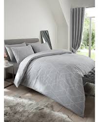 Composée d'une housse de couette et les deux taies d'oreiller, elle enveloppera vos nuits de douceur. Housse De Couette Metro Geometrique Diamant King Size Gris Literie