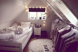 Unterm Dach Tumblr Zimmer Klein Wohnung Wohnheim Zimmer
