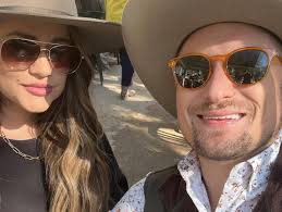 Rodeos and palm trees! 🌴🤠We laughed until our belly's hurt!