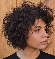 10 Frisur Fur Kurzes Naturlich Lockiges Haar Kurzes Lockiges Haar Lockige Frisuren Lockige Haare Schneiden