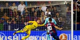 Barcelona have no room for error and are unlikely to have serious problems with the frogs. Levante Vs Barcelona La Liga Final Score 5 4 Barca S Unbeaten Streak Comes To End In Wild Game Barca Blaugranes