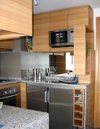 Ya que tenemos el espacio reducido, debemos escoger muy bien cuáles son los muebles que vamos a incluir en nuestras cocinas pequeñas. Cocinas Para Espacios Pequenos Cocinas Para Espacios Pequenos Decoracion De Cocina Diseno De Interiores De Cocina