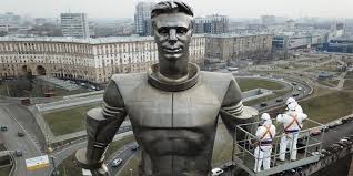 It is located at leninsky prospekt in moscow. Moscow On Twitter Higher And Higher And Cleaner The Monument To Yuri Gagarin Has Been Brushed Up On The Eve Of Cosmonautics Day Come And See If You Are Not Scared Of