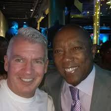 Hobnobbing with Mayor Sylvester Turner while picking up #ArchwayGallery  Gayest & Greatest award. #houstonart #houstonartist #encaustic #gg2016  #outsmart #outsmartmagazine